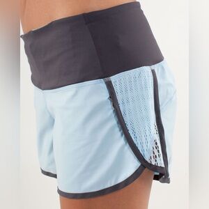 Lululemon Run: Sun Sprinter Short
Caspian Blue / Coal size 4